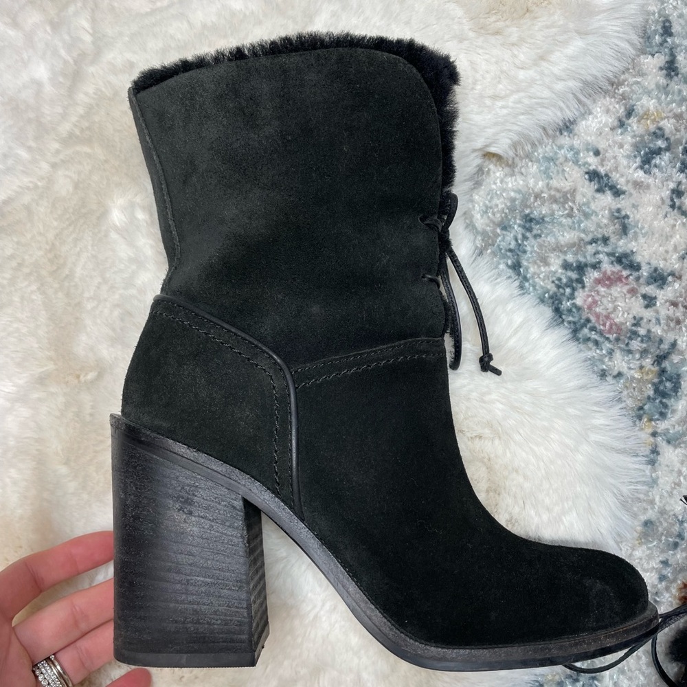UGG JERENE BOOTS - size 7